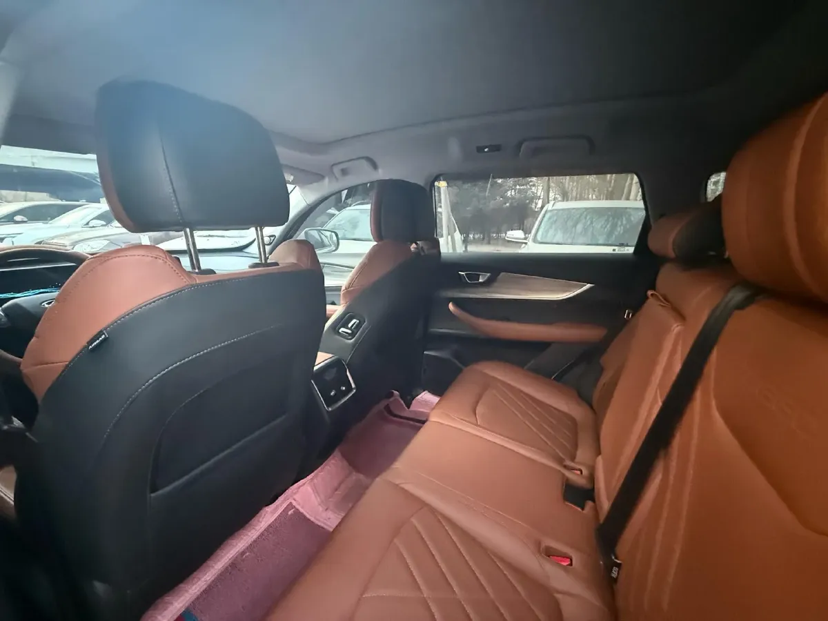 2022 Chery Tiggo 8 Plus 1.6T 197HP L4 7DCT,autocango,china used car exporter,china ev exporter,chinese used car exporter,chinese used ev exporter