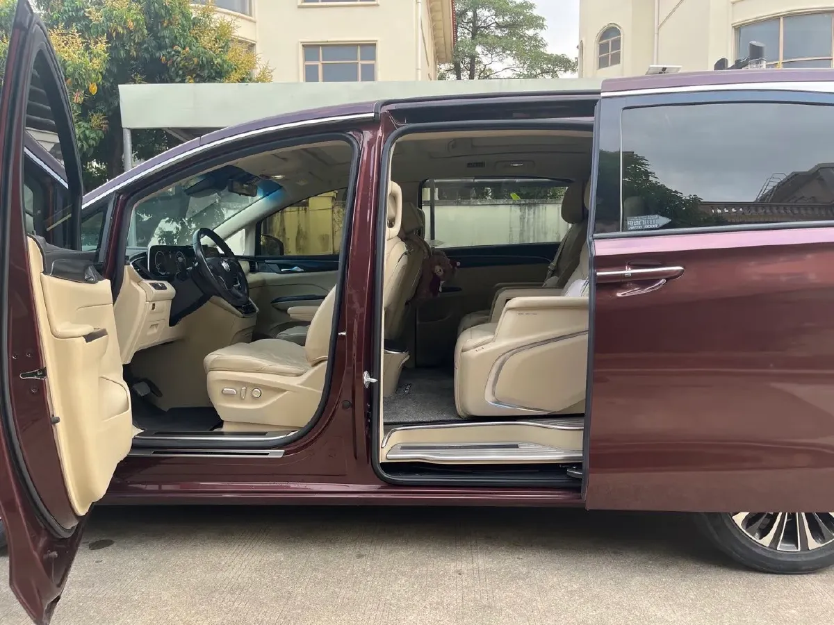 2022 Buick GL8 2.0T 237HP L4 9AT,autocango,china used car exporter,china ev exporter,chinese used car exporter,chinese used ev exporter