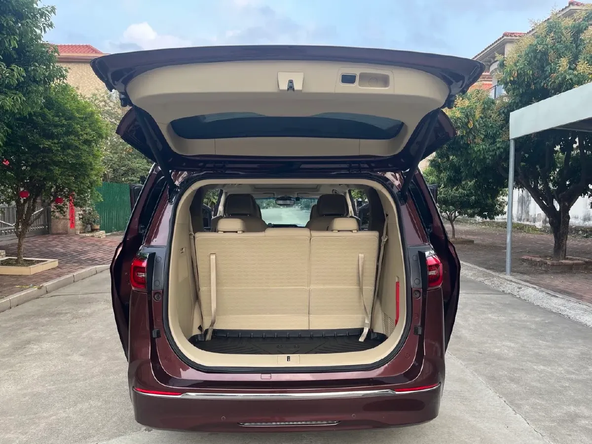 2022 Buick GL8 2.0T 237HP L4 9AT,autocango,china used car exporter,china ev exporter,chinese used car exporter,chinese used ev exporter