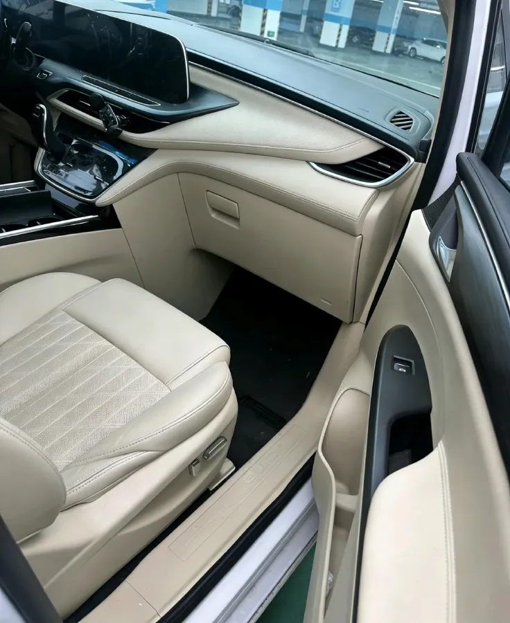 2022 Buick GL8 2.0T 237HP L4 9AT,autocango,china used car exporter,china ev exporter,chinese used car exporter,chinese used ev exporter