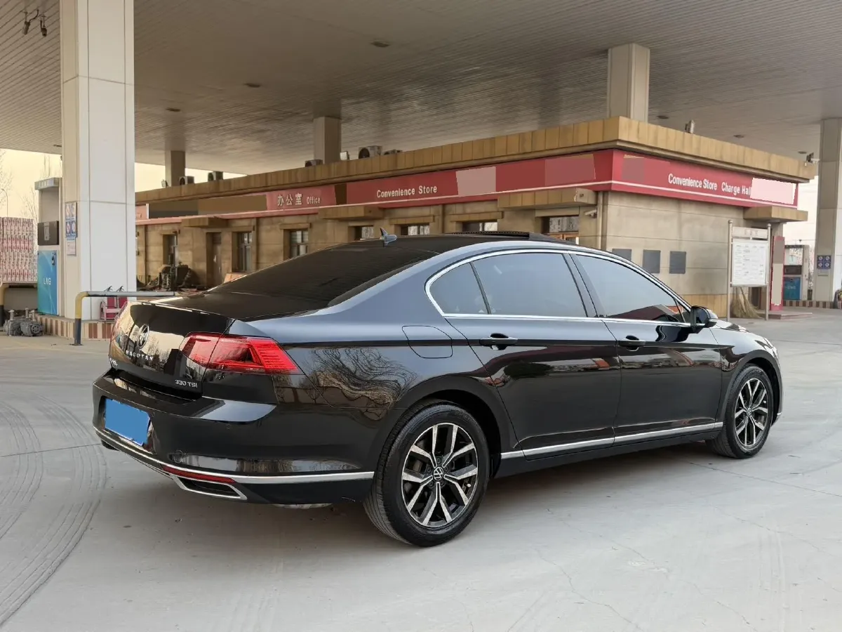 2020 Volkswagen Magotan 2.0T 186HP L4 7DCT,autocango,china used car exporter,china ev exporter,chinese used car exporter,chinese used ev exporter