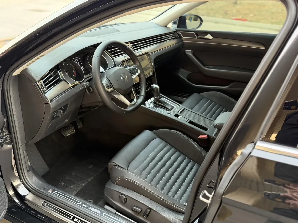 2020 Volkswagen Magotan 2.0T 186HP L4 7DCT,autocango,china used car exporter,china ev exporter,chinese used car exporter,chinese used ev exporter