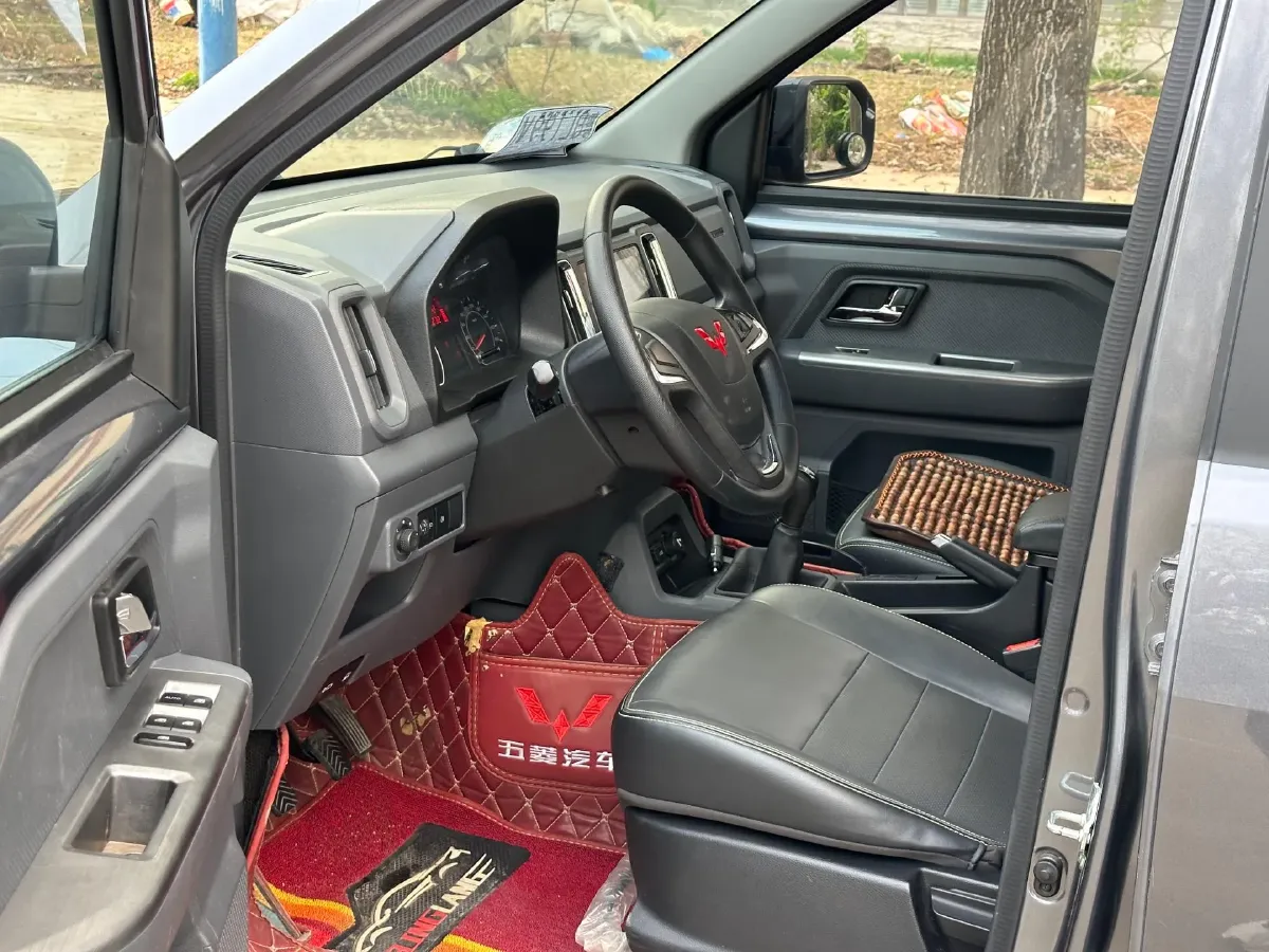 2021 WuLing ZhentTu 1.5L 99HP L4 5MT,autocango,china used car exporter,china ev exporter,chinese used car exporter,chinese used ev exporter