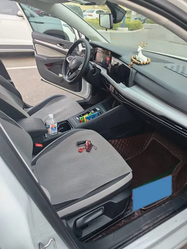 2023 Volkswagen Golf 1.4T 150HP L4 7DCT,autocango,china used car exporter,china ev exporter,chinese used car exporter,chinese used ev exporter