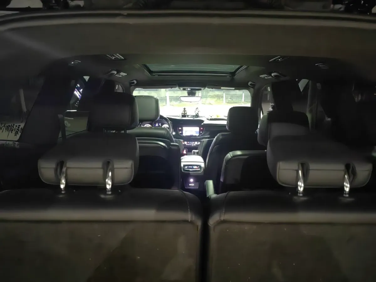 2022 Cadillac XT6 2.0T 237HP L4 9AT,autocango,china used car exporter,china ev exporter,chinese used car exporter,chinese used ev exporter