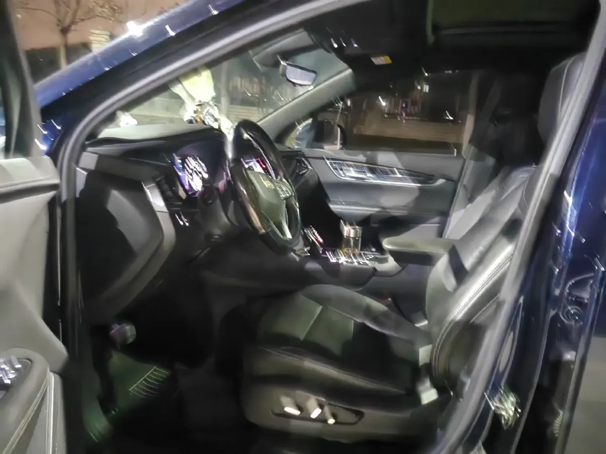 2022 Cadillac XT6 2.0T 237HP L4 9AT,autocango,china used car exporter,china ev exporter,chinese used car exporter,chinese used ev exporter