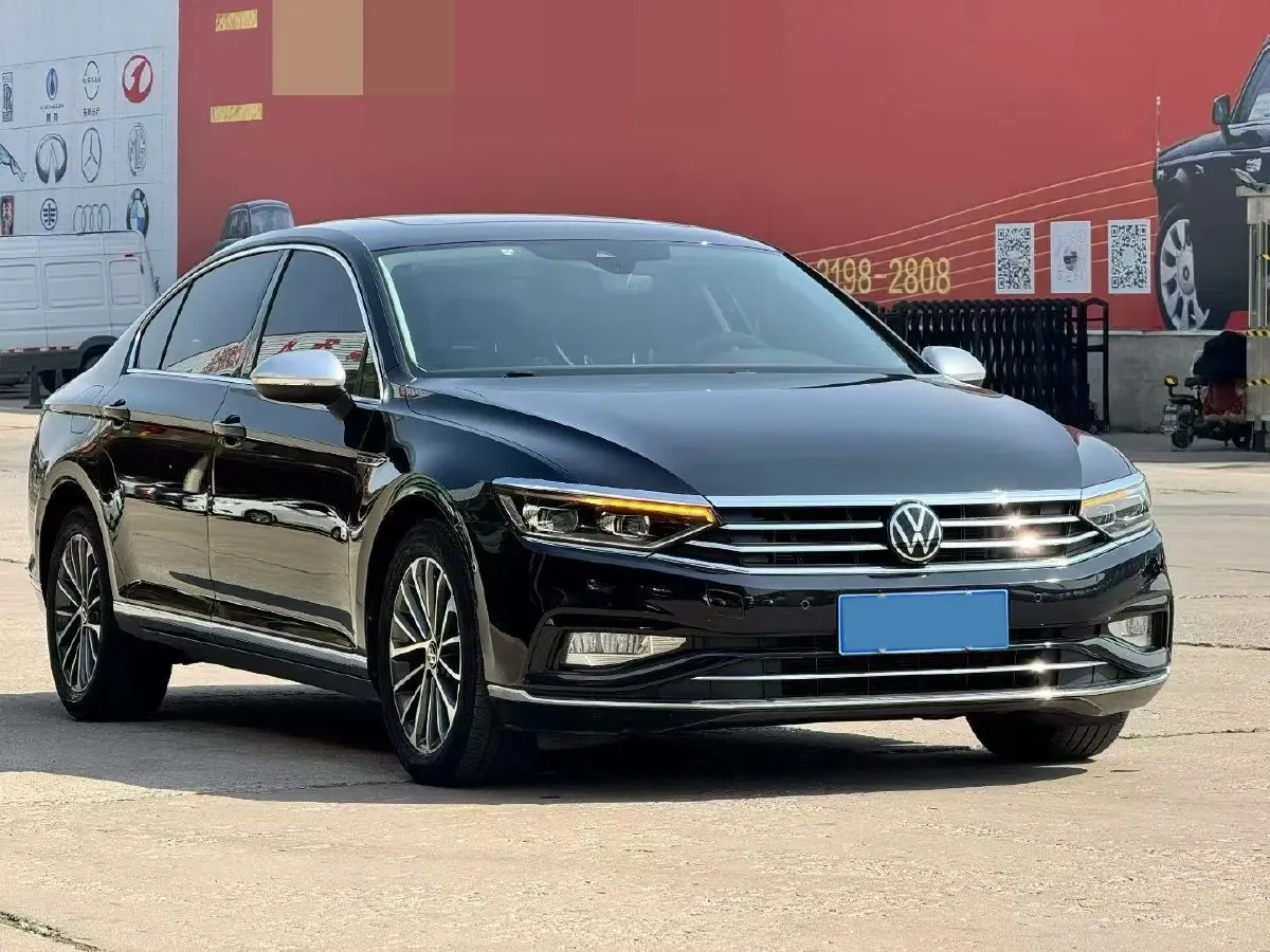 2020 Volkswagen Magotan 2.0T 220HP L4 7DCT,autocango,china used car exporter,china ev exporter,chinese used car exporter,chinese used ev exporter