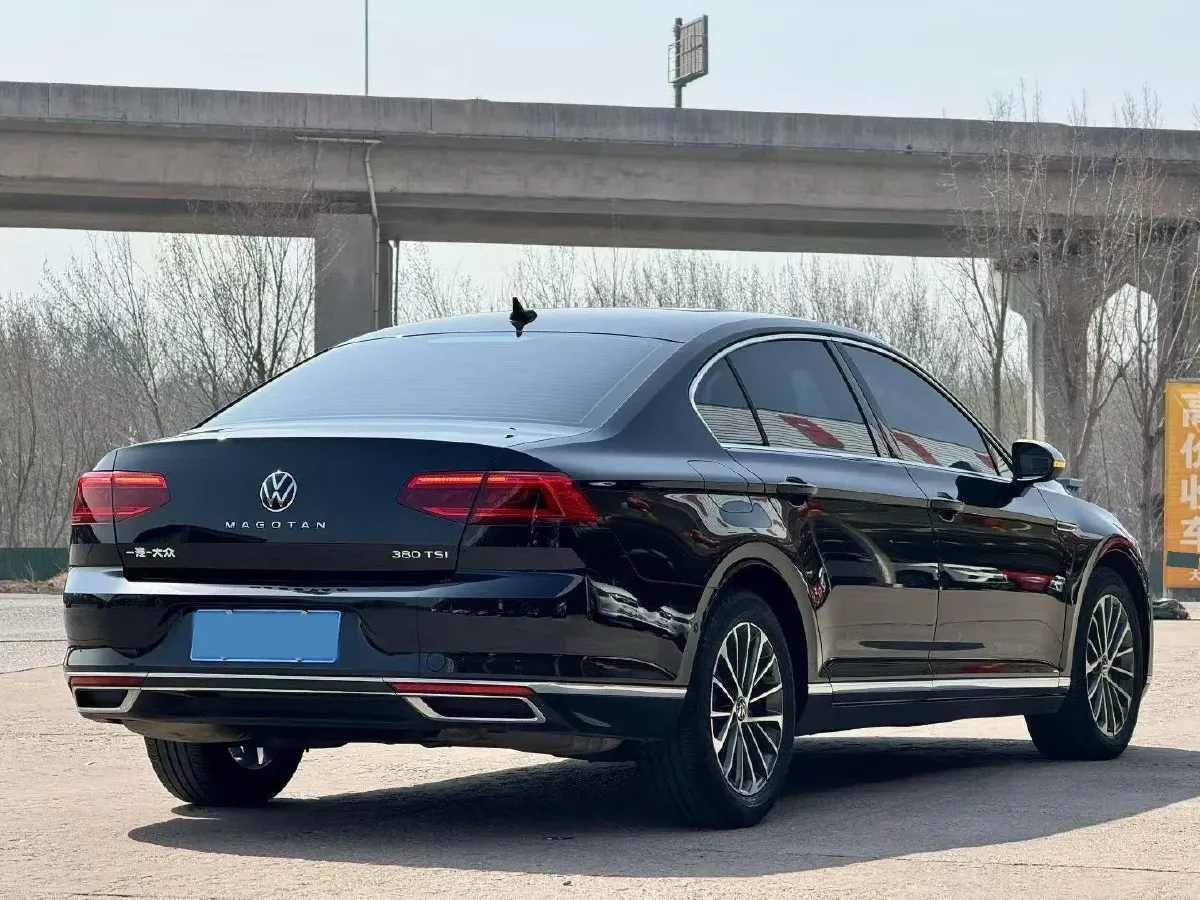 2020 Volkswagen Magotan 2.0T 220HP L4 7DCT,autocango,china used car exporter,china ev exporter,chinese used car exporter,chinese used ev exporter