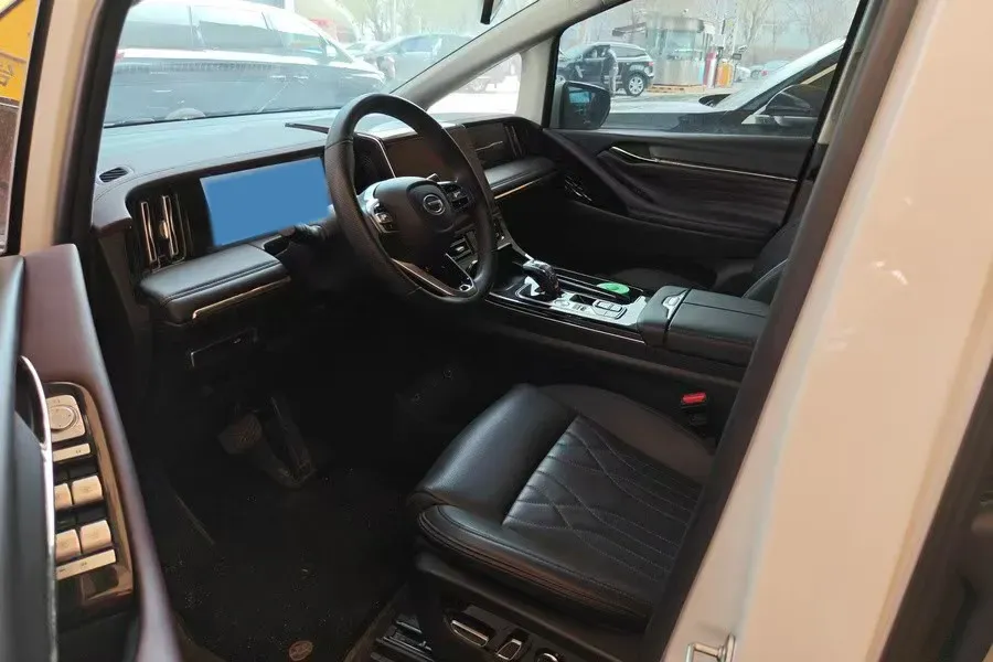 2024 GAC Trumpchi M8 2.0T 252HP L4 8AT,autocango,china used car exporter,china ev exporter,chinese used car exporter,chinese used ev exporter