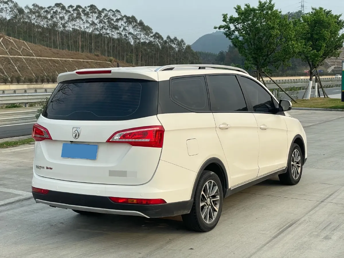 2021 BaoJun 730 1.5T 147HP L4 CVT,autocango,china used car exporter,china ev exporter,chinese used car exporter,chinese used ev exporter