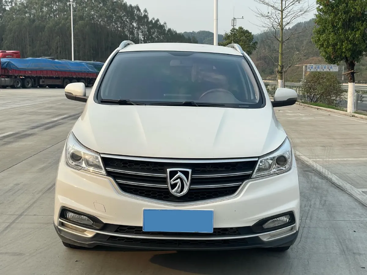 2021 BaoJun 730 1.5T 147HP L4 CVT,autocango,china used car exporter,china ev exporter,chinese used car exporter,chinese used ev exporter