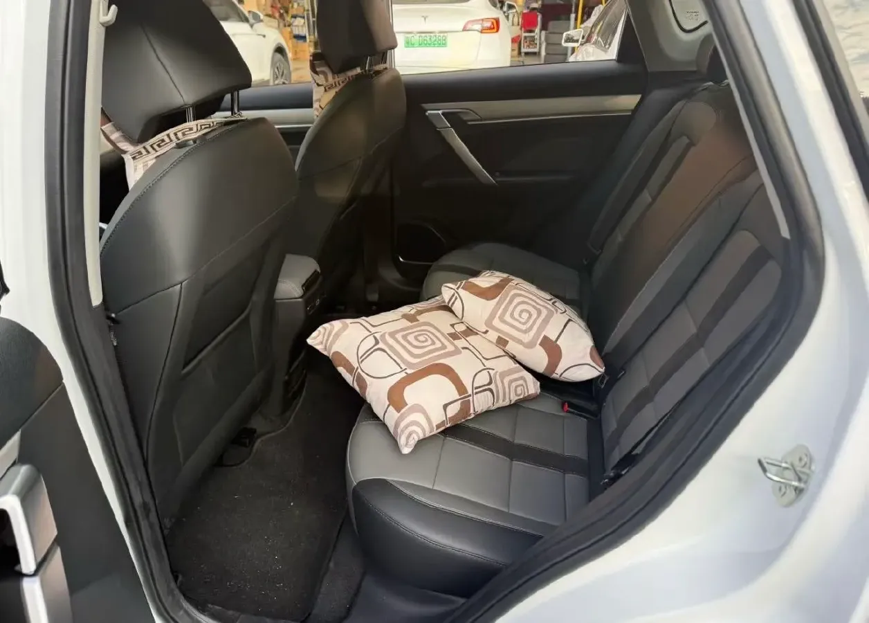 2023 Geely Coolray 1.5T 181HP L4 7DCT,autocango,china used car exporter,china ev exporter,chinese used car exporter,chinese used ev exporter