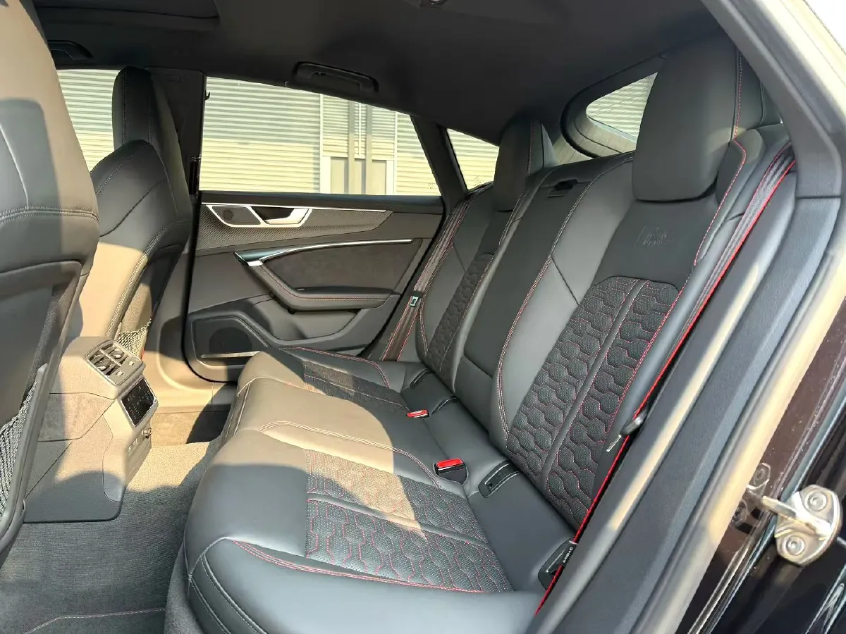 2025 Audi RS 7 4.0T 630HP V8 8AT,autocango,china used car exporter,china ev exporter,chinese used car exporter,chinese used ev exporter