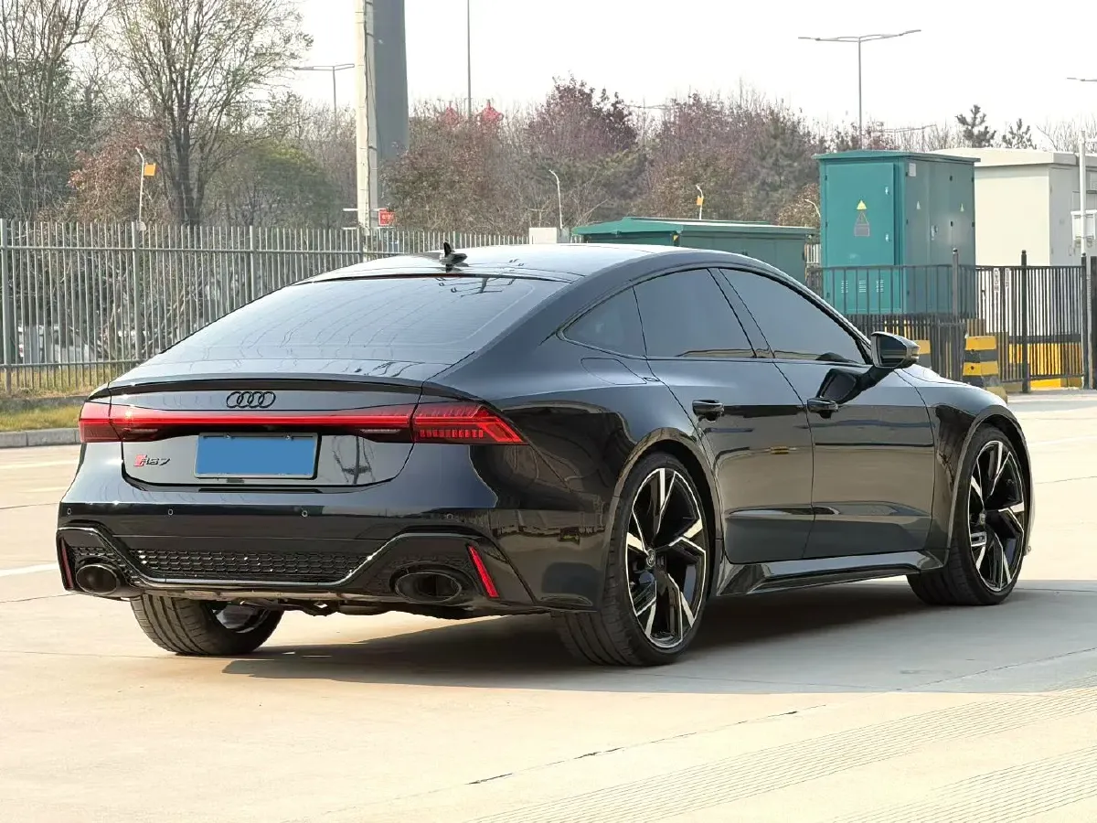 2025 Audi RS 7 4.0T 630HP V8 8AT,autocango,china used car exporter,china ev exporter,chinese used car exporter,chinese used ev exporter