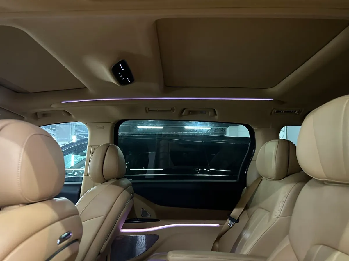 2024 Voyah Dream 1.5T 150HP L4 PHEV 43KWH,autocango,china used car exporter,china ev exporter,chinese used car exporter,chinese used ev exporter