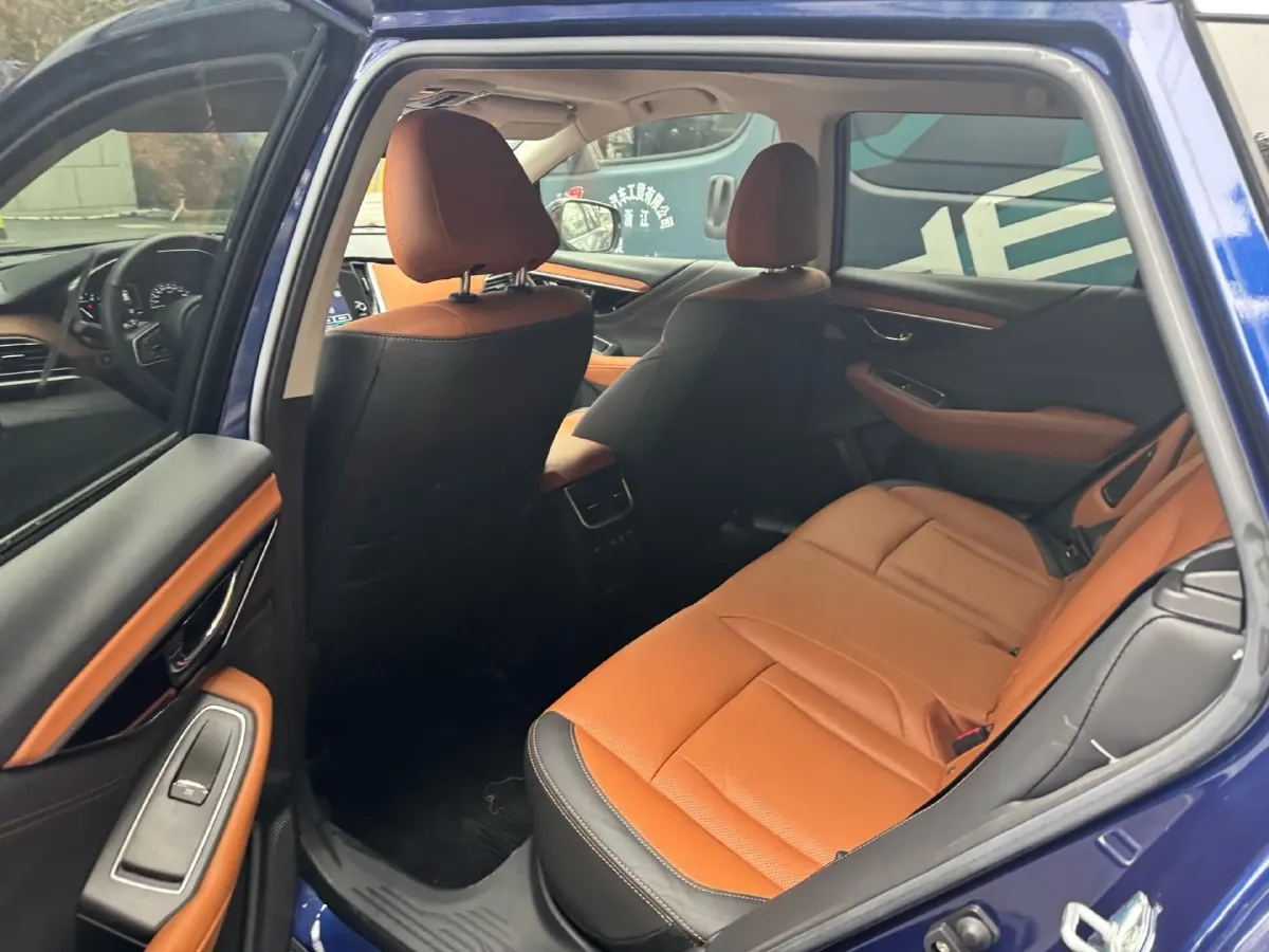 2023 Subaru Outback 2.5L 169HP H4 CVT,autocango,china used car exporter,china ev exporter,chinese used car exporter,chinese used ev exporter