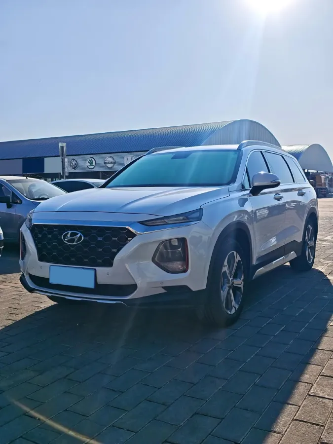 2021 Hyundai Custo 2.0T 236HP L4 8AT,autocango,china used car exporter,china ev exporter,chinese used car exporter,chinese used ev exporter