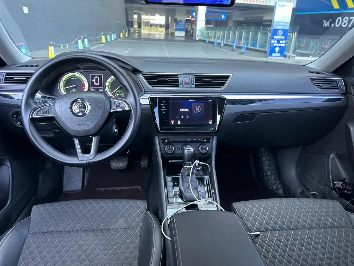 2018 Skoda Superb 1.8T 180HP L4 7DCT,autocango,china used car exporter,china ev exporter,chinese used car exporter,chinese used ev exporter