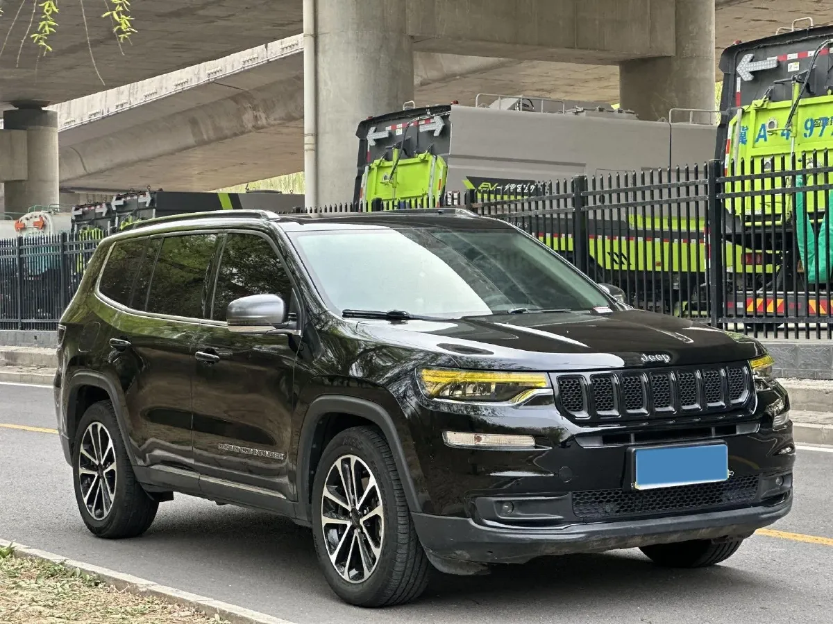 2018 Jeep Commander 2.0T 265HP L4 9AT,autocango,china used car exporter,china ev exporter,chinese used car exporter,chinese used ev exporter