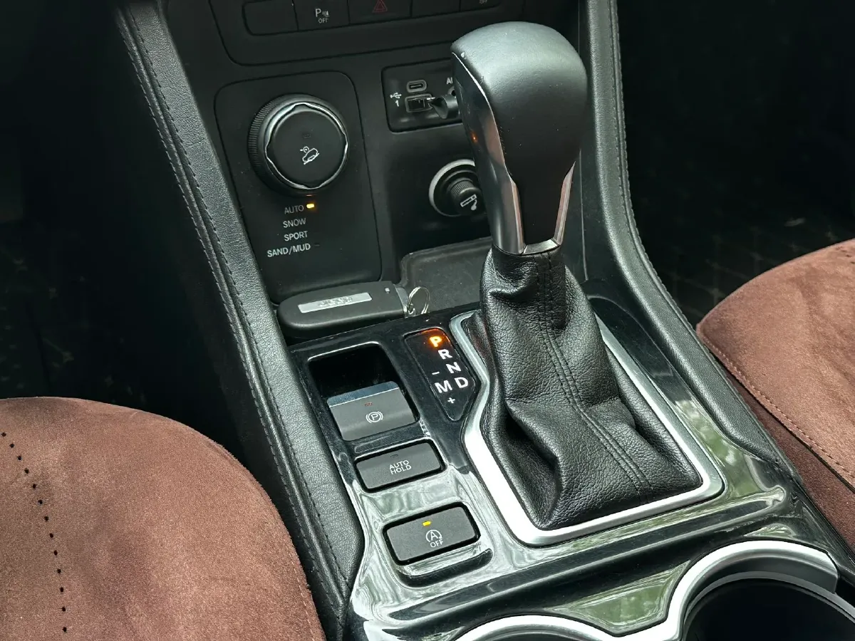 2018 Jeep Commander 2.0T 265HP L4 9AT,autocango,china used car exporter,china ev exporter,chinese used car exporter,chinese used ev exporter