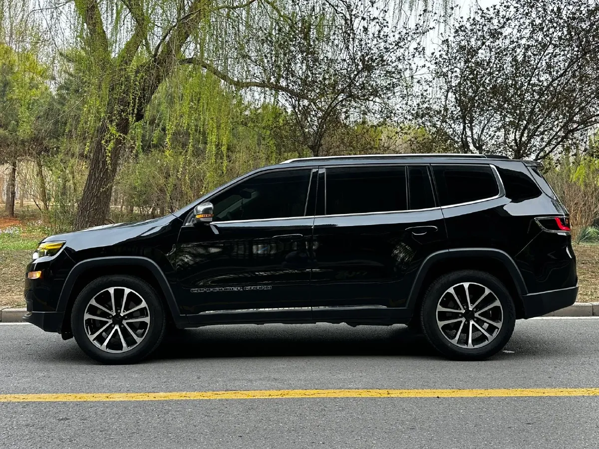 2018 Jeep Commander 2.0T 265HP L4 9AT,autocango,china used car exporter,china ev exporter,chinese used car exporter,chinese used ev exporter