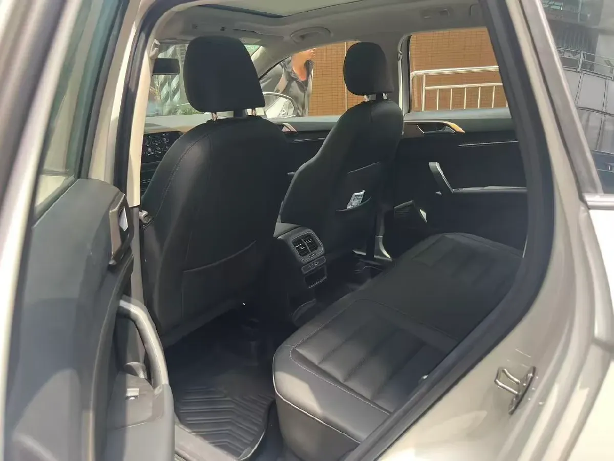 2020 Volkswagen Tharu 2.0T 186HP L4 7DCT,autocango,china used car exporter,china ev exporter,chinese used car exporter,chinese used ev exporter