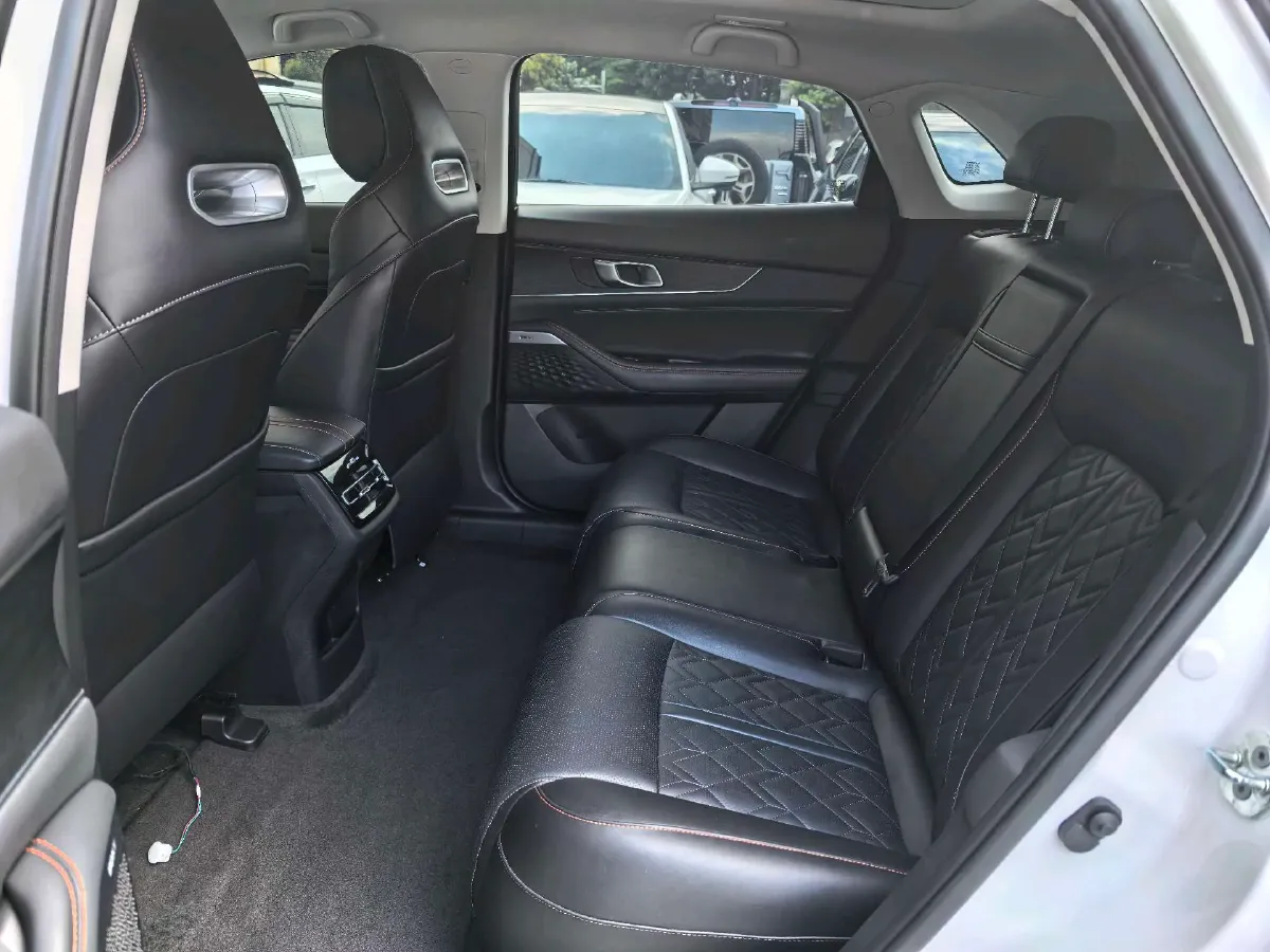 2021 ChangAn UNI-K 2.0T 233HP L4 8AT,autocango,china used car exporter,china ev exporter,chinese used car exporter,chinese used ev exporter