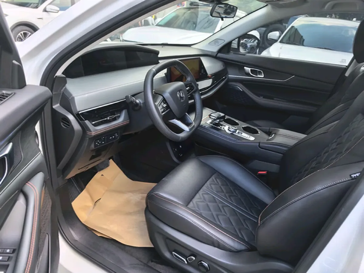 2021 ChangAn UNI-K 2.0T 233HP L4 8AT,autocango,china used car exporter,china ev exporter,chinese used car exporter,chinese used ev exporter