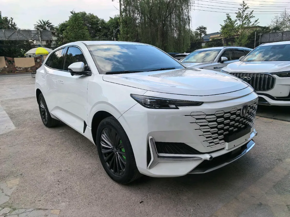 2021 ChangAn UNI-K 2.0T 233HP L4 8AT,autocango,china used car exporter,china ev exporter,chinese used car exporter,chinese used ev exporter