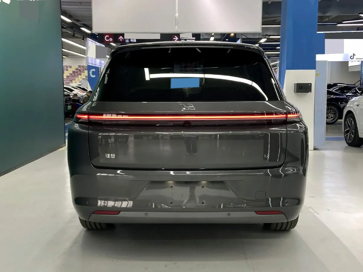 2025 Li L8 Range Extended 154HP REEV,autocango,china used car exporter,china ev exporter,chinese used car exporter,chinese used ev exporter