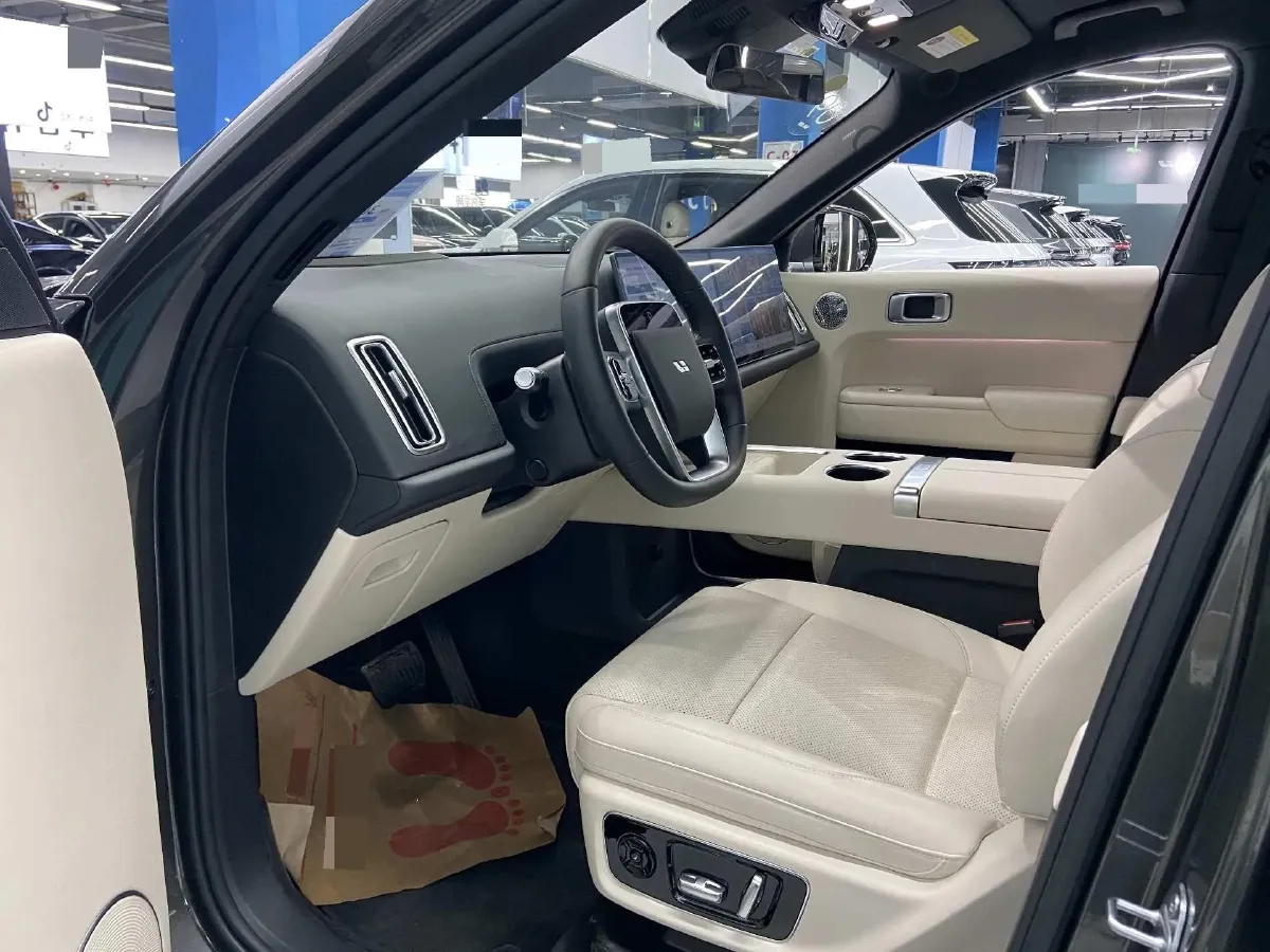 2025 Li L8 Range Extended 154HP REEV,autocango,china used car exporter,china ev exporter,chinese used car exporter,chinese used ev exporter