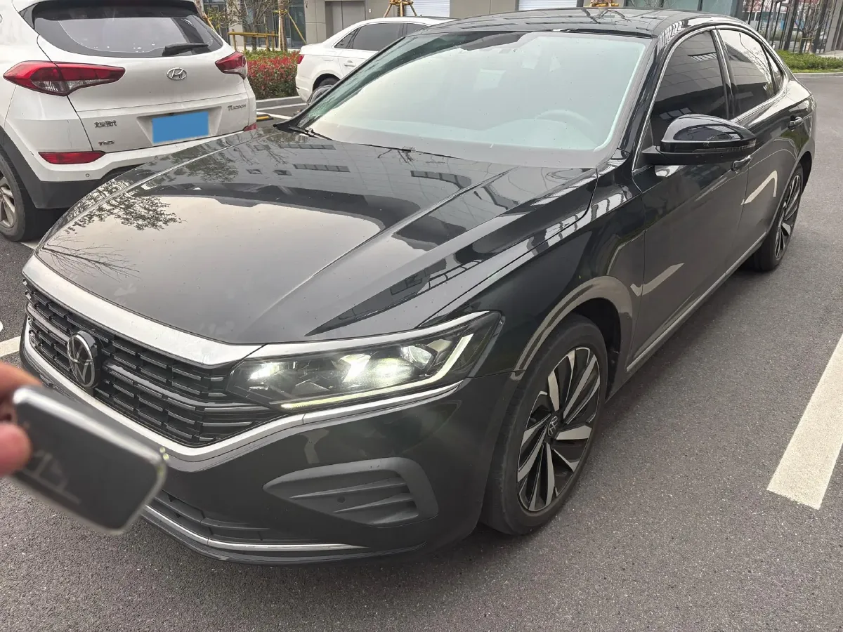 2024 Volkswagen Passat 2.0T 220HP L4 7DCT,autocango,china used car exporter,china ev exporter,chinese used car exporter,chinese used ev exporter