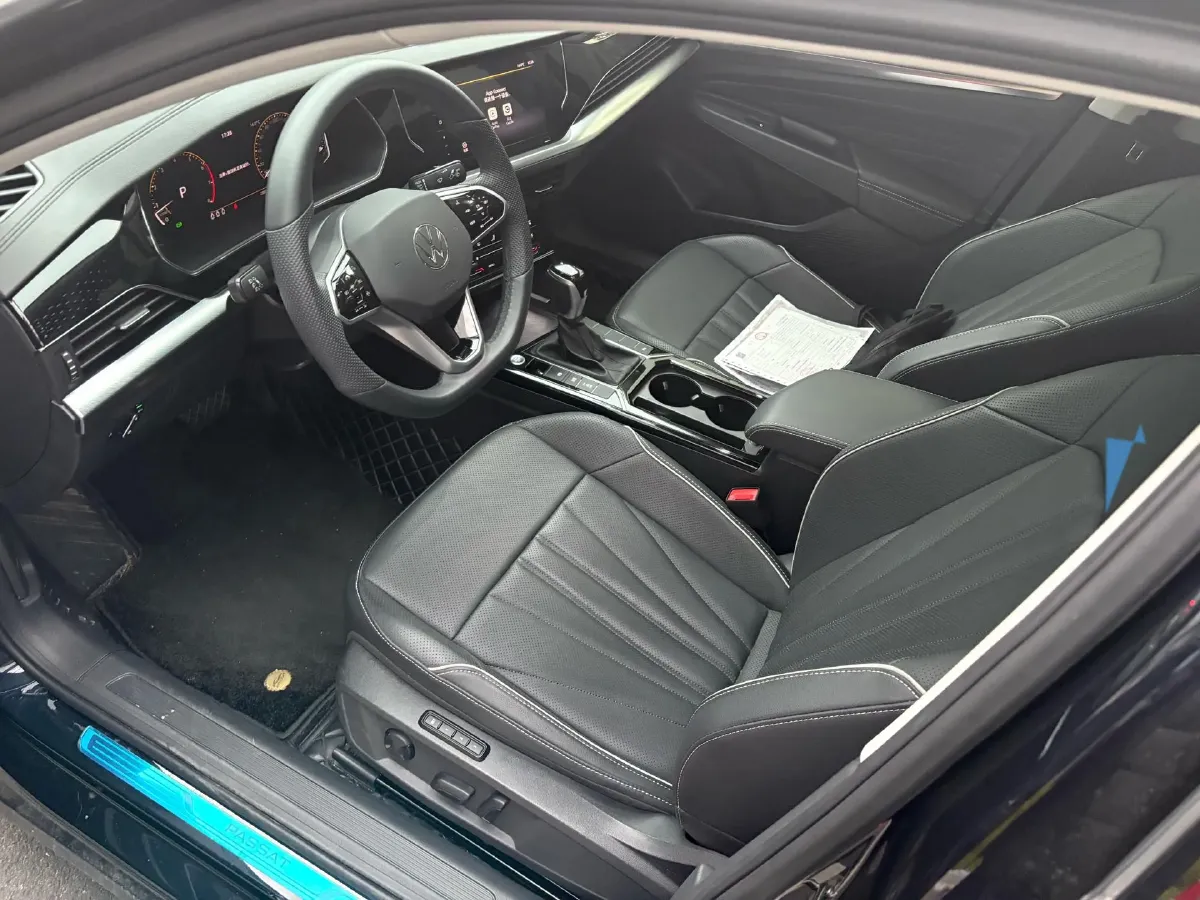 2024 Volkswagen Passat 2.0T 220HP L4 7DCT,autocango,china used car exporter,china ev exporter,chinese used car exporter,chinese used ev exporter