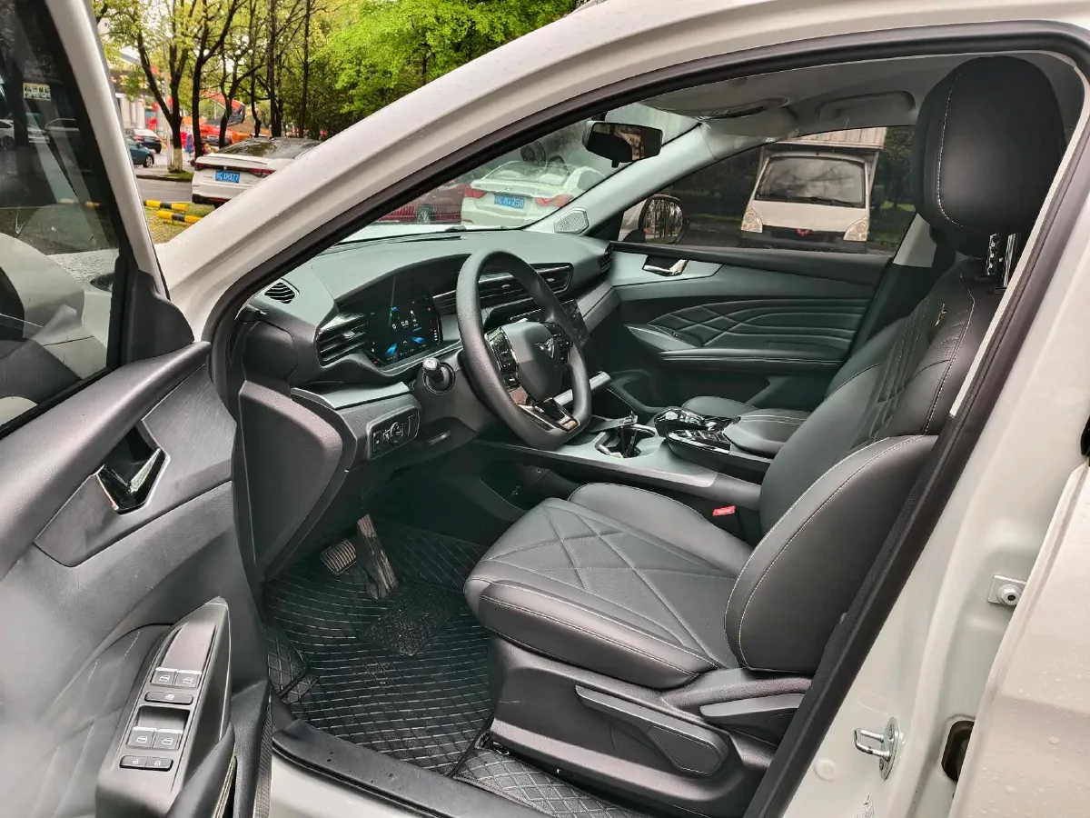 2023 Chery Exploration 06 1.6T 197HP L4 7DCT,autocango,china used car exporter,china ev exporter,chinese used car exporter,chinese used ev exporter