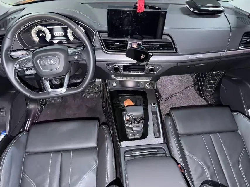 2022 Audi Q5L 2.0T 190HP L4 7DCT,autocango,china used car exporter,china ev exporter,chinese used car exporter,chinese used ev exporter