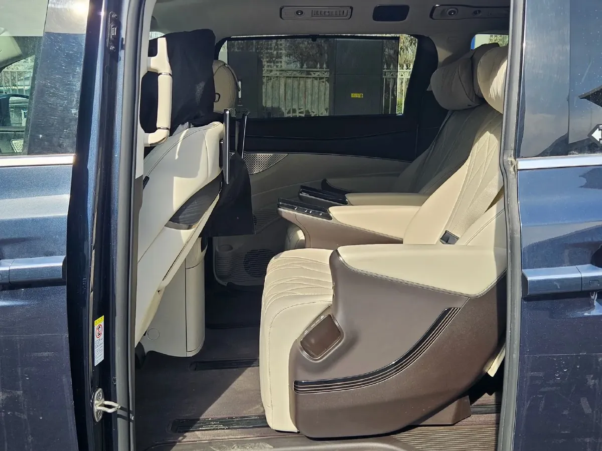 2025 Denza D9 1.5T 156HP L4 E-CVT PHEV 40KWH,autocango,china used car exporter,china ev exporter,chinese used car exporter,chinese used ev exporter