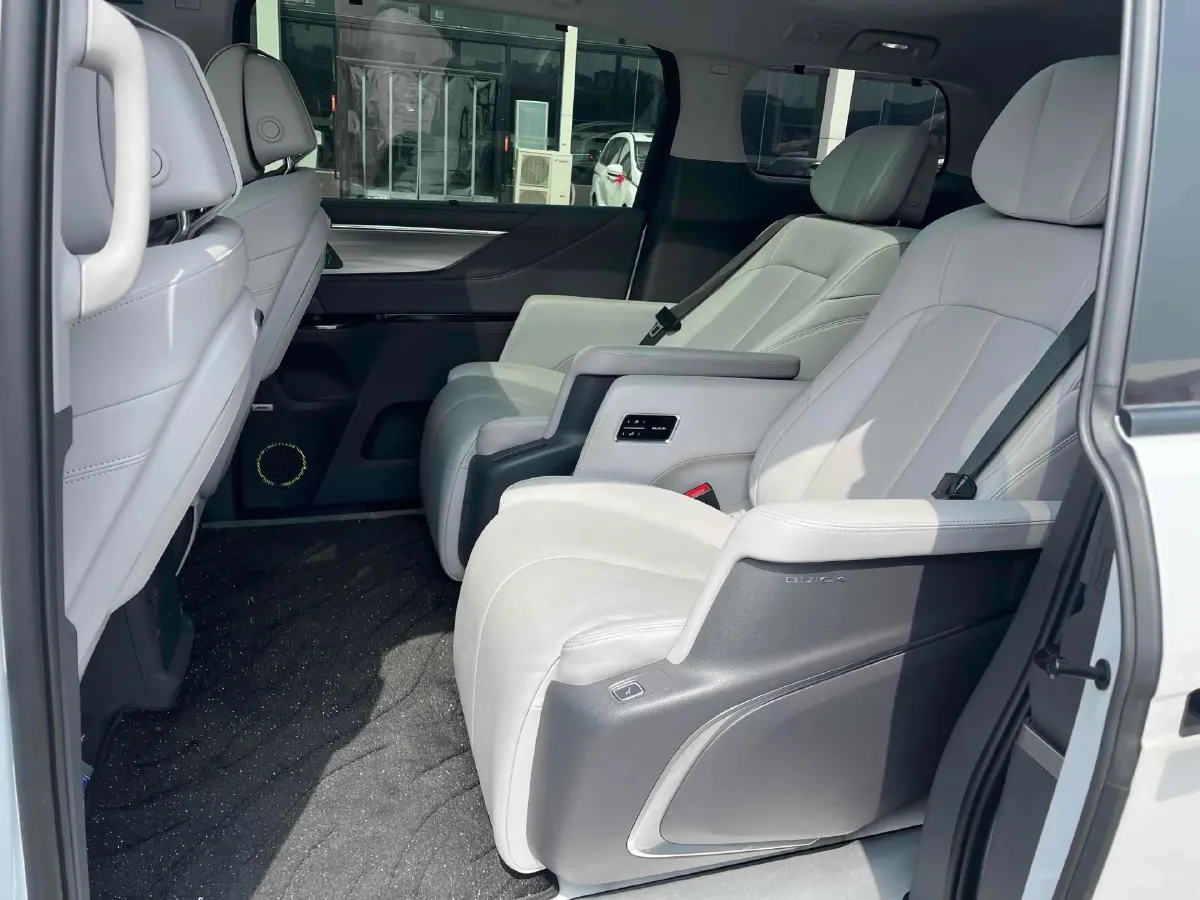 2025 Buick GL8 2.0T 237HP L4 9AT,autocango,china used car exporter,china ev exporter,chinese used car exporter,chinese used ev exporter