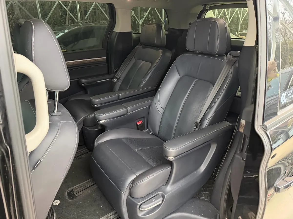 2021 GAC Trumpchi M8 2.0T 252HP L4 8AT,autocango,china used car exporter,china ev exporter,chinese used car exporter,chinese used ev exporter