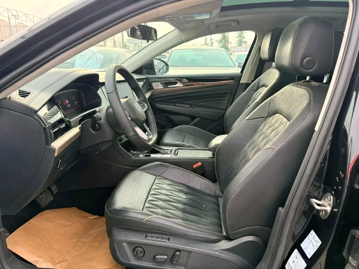 2019 Volkswagen Passat 2.0T 186HP L4 7DCT,autocango,china used car exporter,china ev exporter,chinese used car exporter,chinese used ev exporter