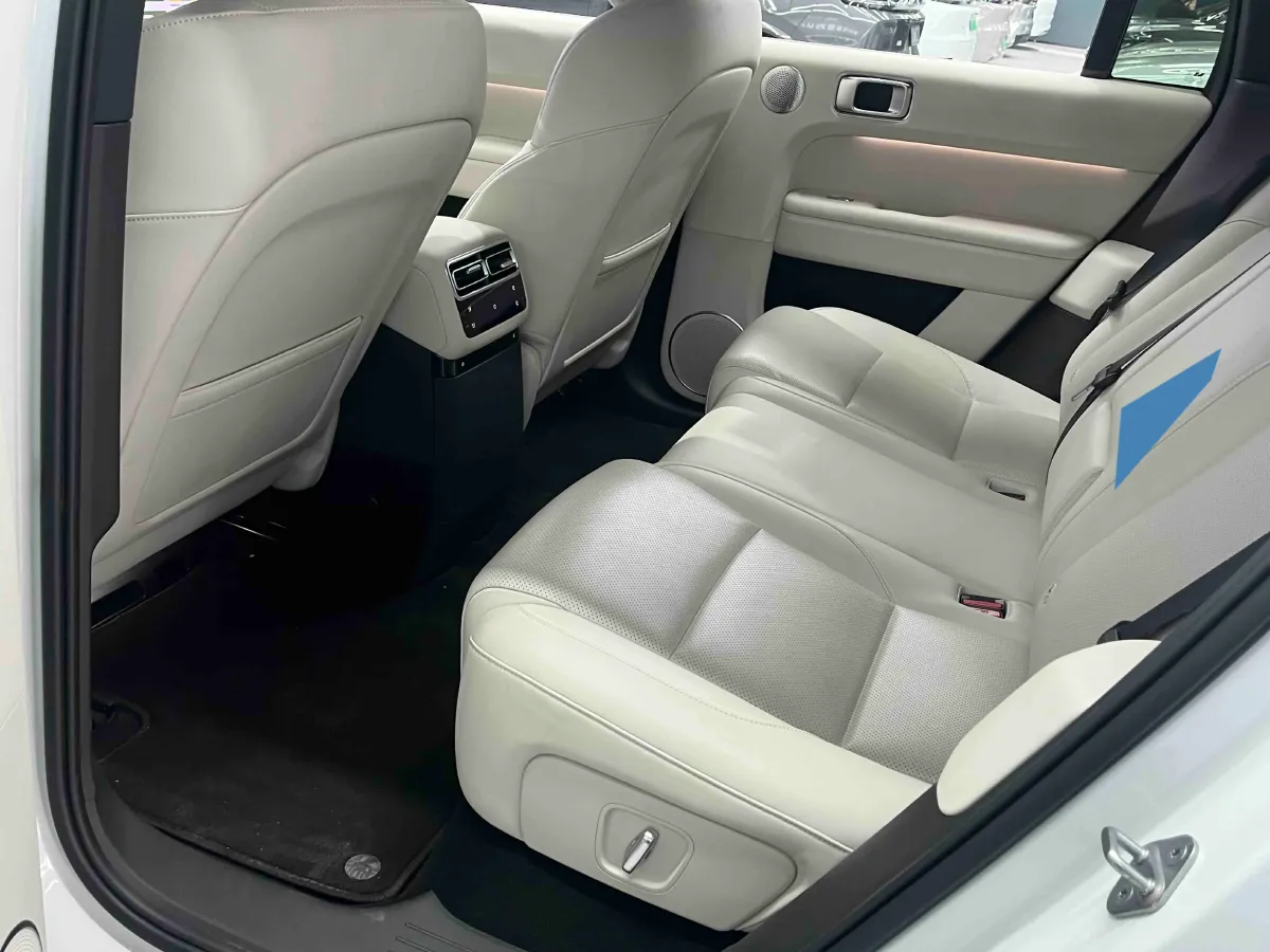 2024 Li L6 Range Extended 154HP L4 REEV 36.8KWH,autocango,china used car exporter,china ev exporter,chinese used car exporter,chinese used ev exporter