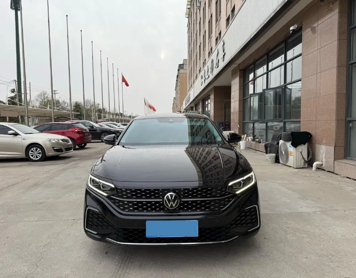 2023 Volkswagen Passat 2.0T 186HP L4 7DCT,autocango,china used car exporter,china ev exporter,chinese used car exporter,chinese used ev exporter
