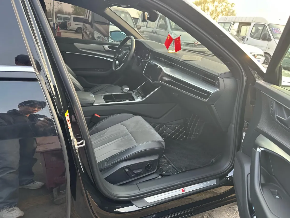 2020 Audi A6L 2.0T 252HP L4 7DCT PHEV 14.1KWH,autocango,china used car exporter,china ev exporter,chinese used car exporter,chinese used ev exporter