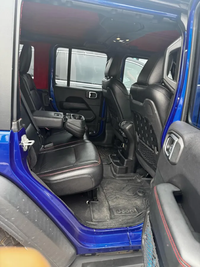 2021 Jeep Wrangler 2.0T 266HP L4 8AT,autocango,china used car exporter,china ev exporter,chinese used car exporter,chinese used ev exporter