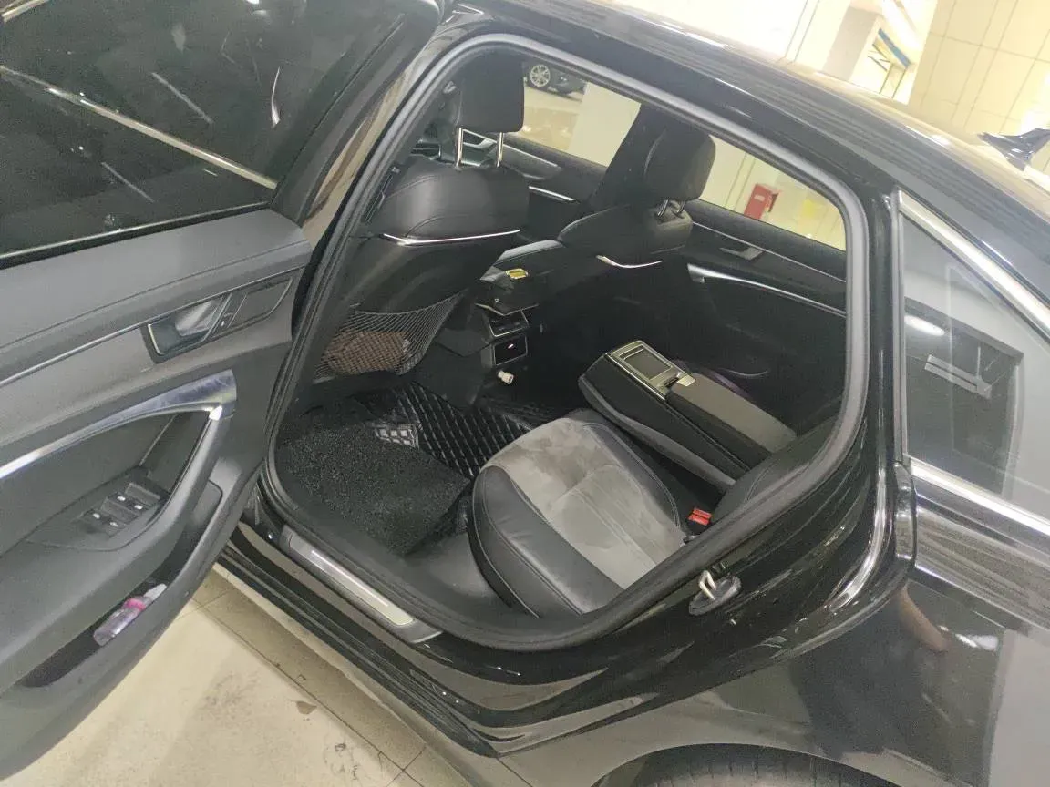 2020 Audi A6L 2.0T 224HP L4 7DCT,autocango,china used car exporter,china ev exporter,chinese used car exporter,chinese used ev exporter