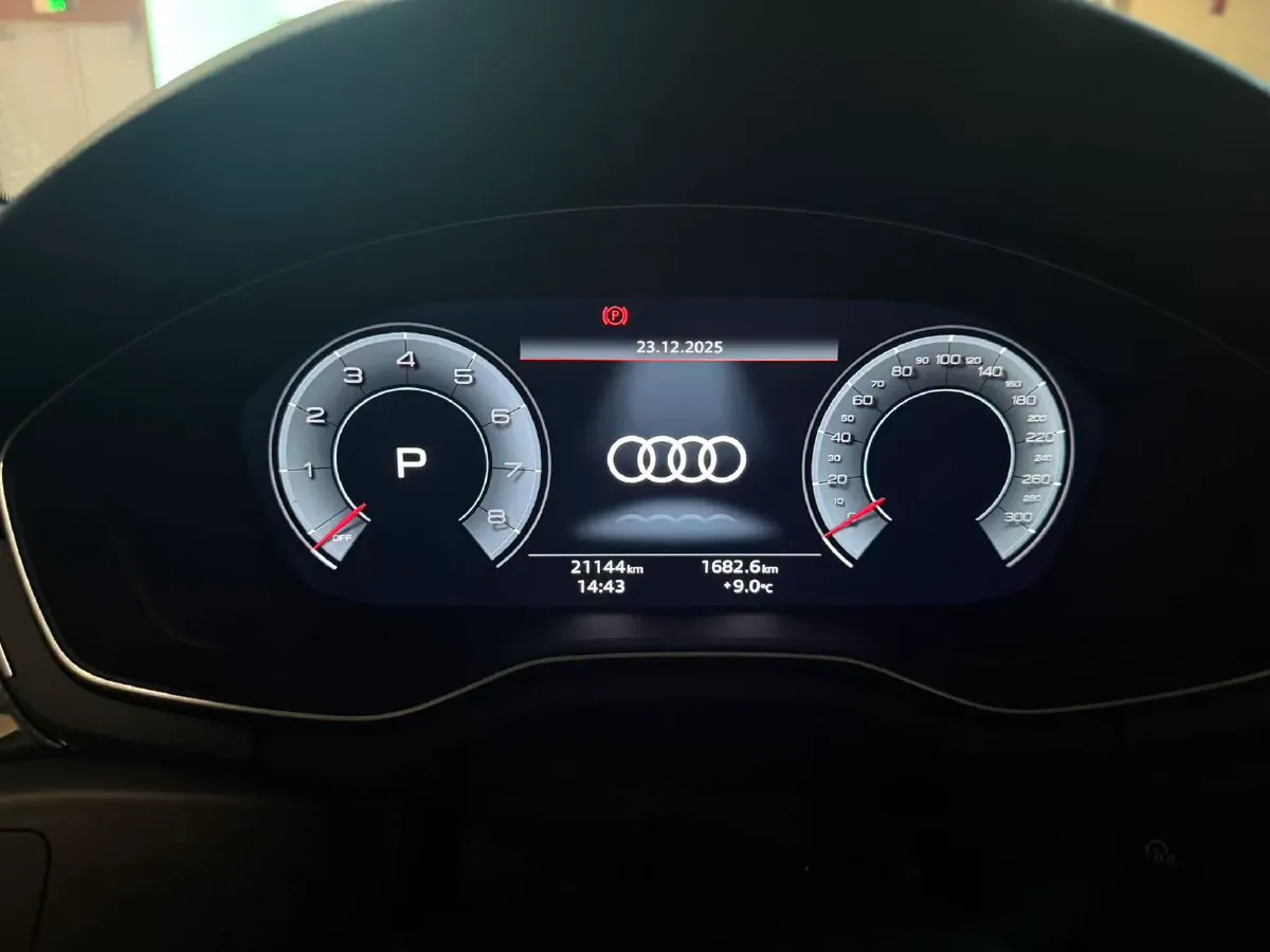 2024 Audi A4L 2.0T 190HP L4 7DCT,autocango,china used car exporter,china ev exporter,chinese used car exporter,chinese used ev exporter