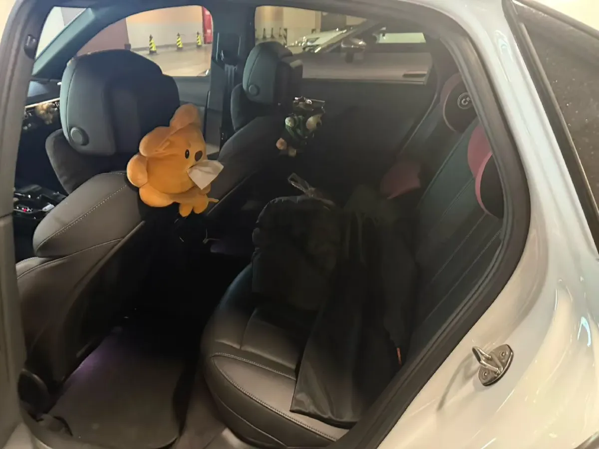 2024 Audi A4L 2.0T 190HP L4 7DCT,autocango,china used car exporter,china ev exporter,chinese used car exporter,chinese used ev exporter