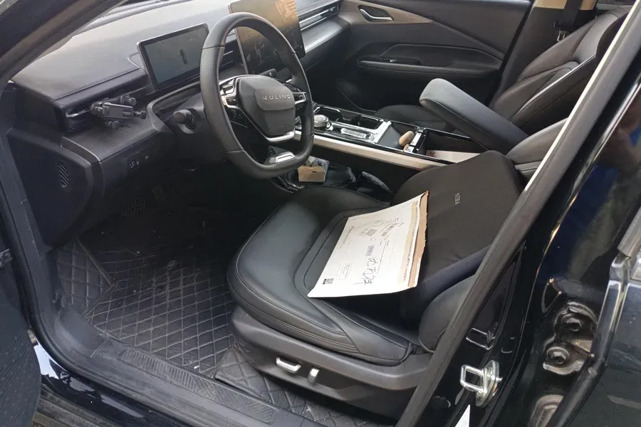 2024 WuLing XingGuang 1.5L 106HP L4 E-CVT PHEV 20.5KWH,autocango,china used car exporter,china ev exporter,chinese used car exporter,chinese used ev exporter