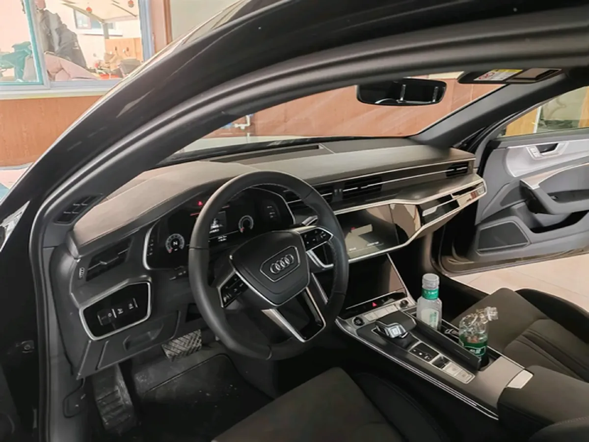 2024 Audi A6L 2.0T 245HP L4 7DCT,autocango,china used car exporter,china ev exporter,chinese used car exporter,chinese used ev exporter