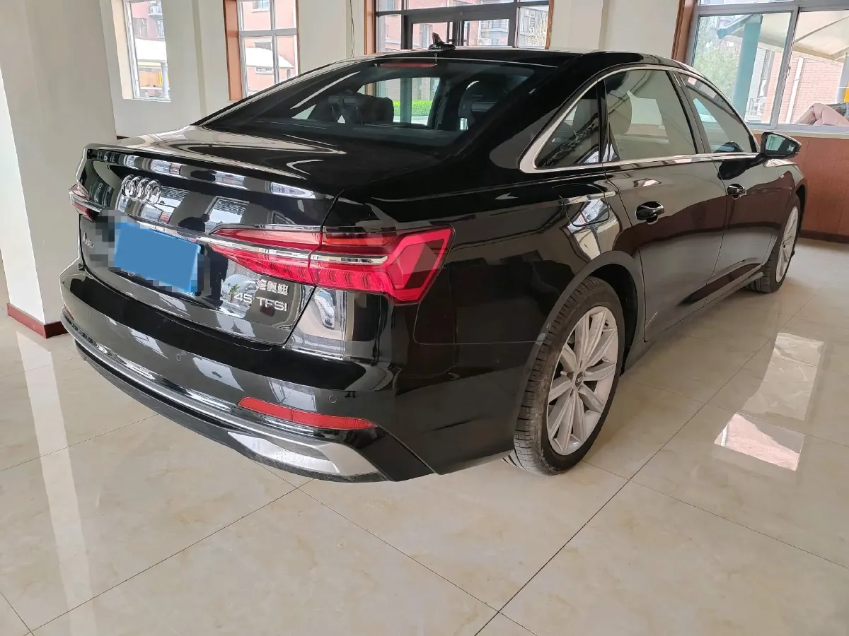 2024 Audi A6L 2.0T 245HP L4 7DCT,autocango,china used car exporter,china ev exporter,chinese used car exporter,chinese used ev exporter