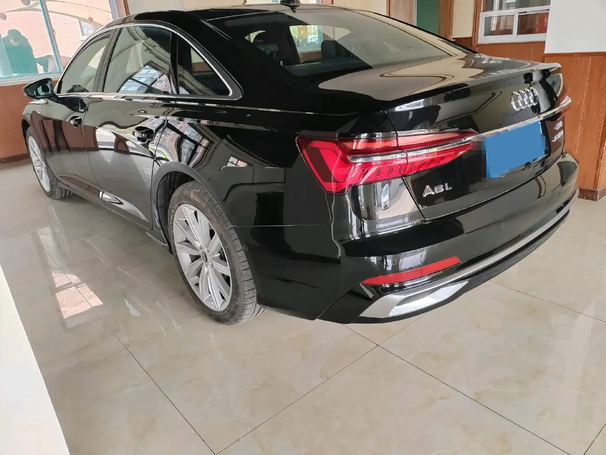 2024 Audi A6L 2.0T 245HP L4 7DCT,autocango,china used car exporter,china ev exporter,chinese used car exporter,chinese used ev exporter